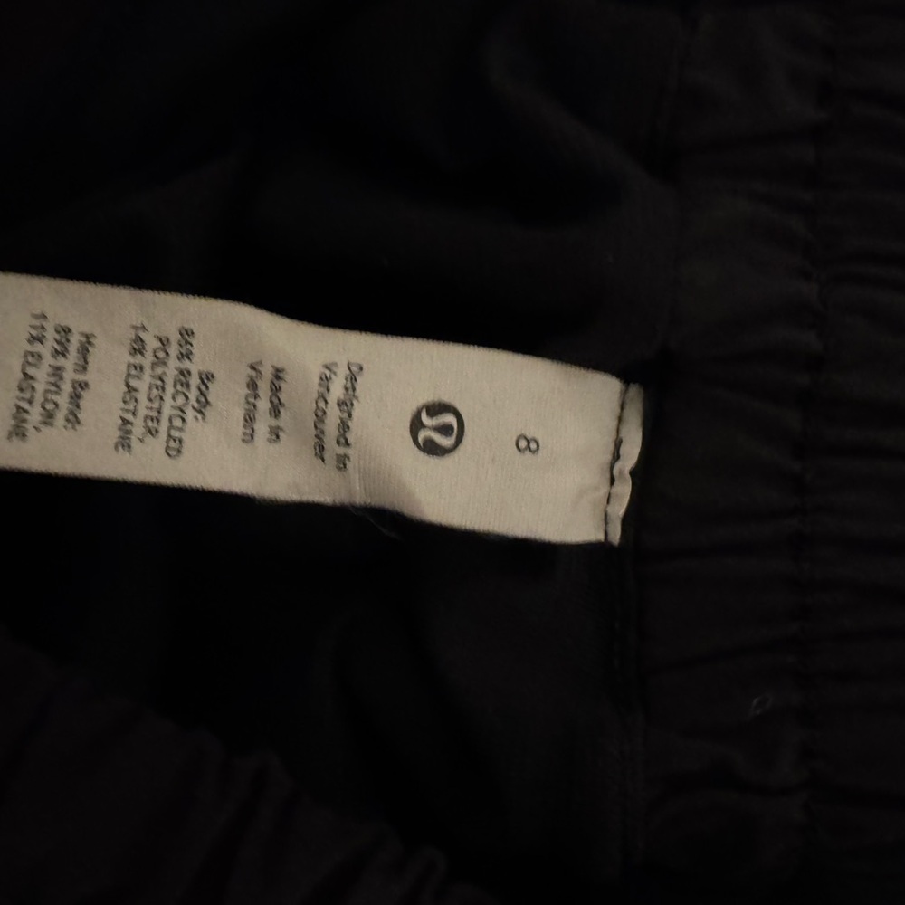 lululemon Hotty Hot High-rise lined short 4” - Picture 3 of 3